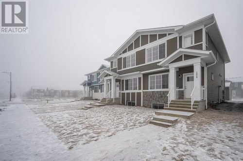 1020 W Lakeview Dr, Chestermere, AB, T1X2T3 | Card Image