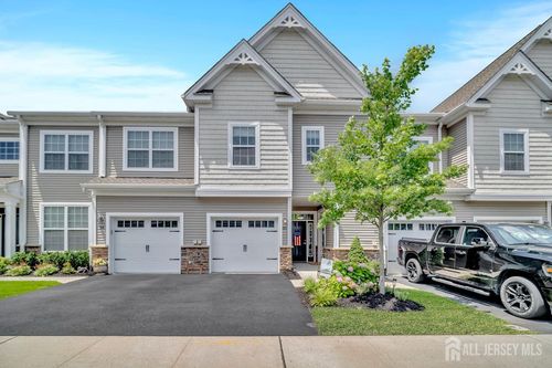 30 Grabowski Dr, Parlin, NJ, 08859-2525 | Card Image