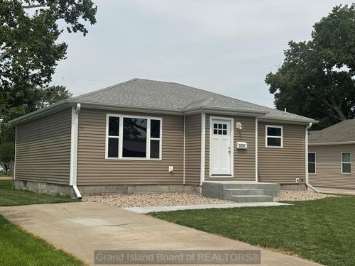 1814 N Park Ave, Grand Island, NE, 68803 | Card Image