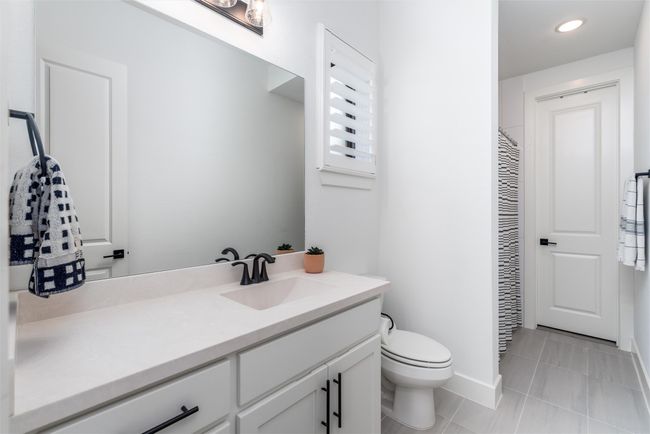 Guest bathroom downstairs | Image 24