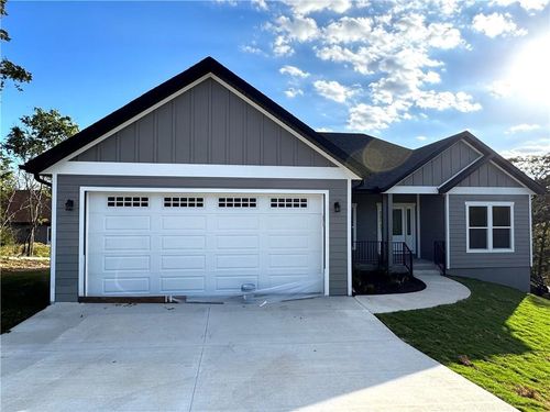 2 Silverspur Ln, Holiday Island, AR, 72631-4532 | Card Image