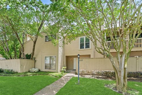 9327 Pagewood Ln, Houston, TX, 77063-5344 | Card Image
