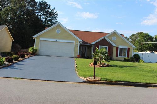 5574 Mccrossin Cir, Lithonia, GA, 30038-4801 | Card Image