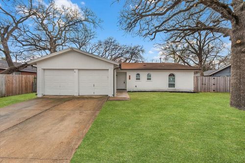 705 Nw Hillery St, Burleson, TX, 76028-2606 | Card Image