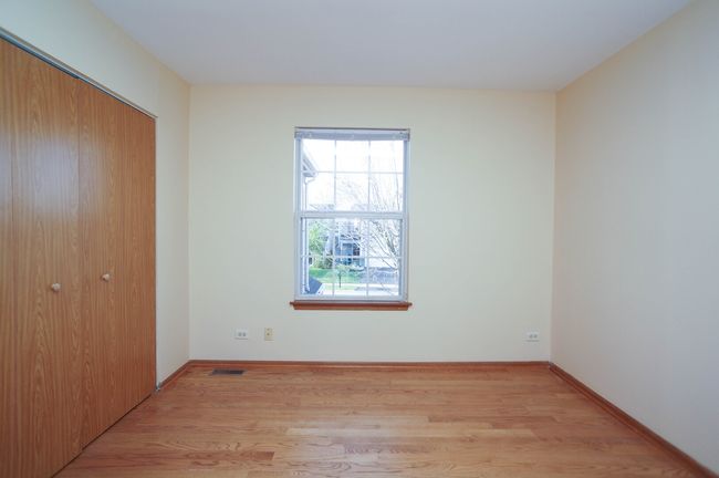 671 Legends Dr, Home with 3 bedrooms, 3 bathrooms and 2 parking in Carol Stream IL | Image 12