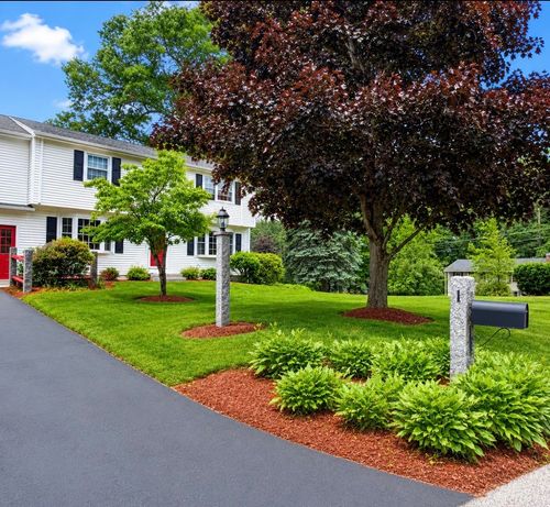 1 Valleyview Dr, Merrimack, NH, 03054-3102 | Card Image