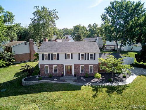 1093 Del Ebro Dr, Ballwin, MO, 63011-1554 | Card Image