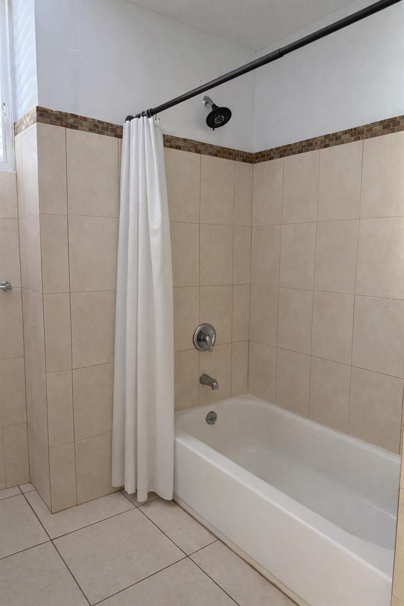 Residential Lease en alquiler en PONCE, 2623 CALLE PALMA DE SIERRA, 1776 m²
