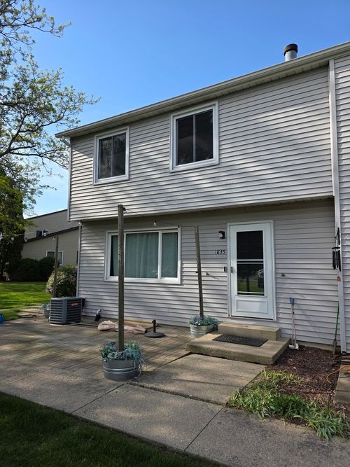 1835-1835 Kerrybrook Ct, Sycamore, IL, 60178-2756 | Card Image