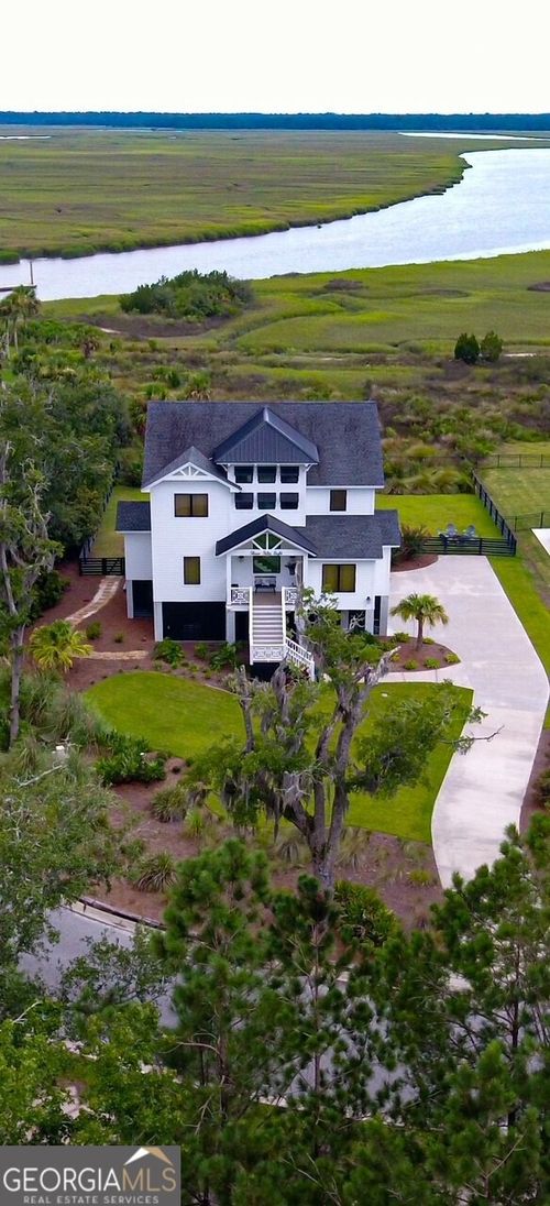 358 Maiden Creek Dr, Waverly, GA, 31565-2271 | Card Image