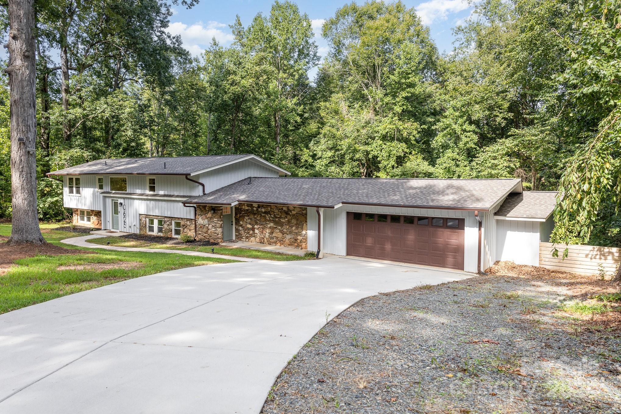 Lake Rd, Charlotte, NC 28215