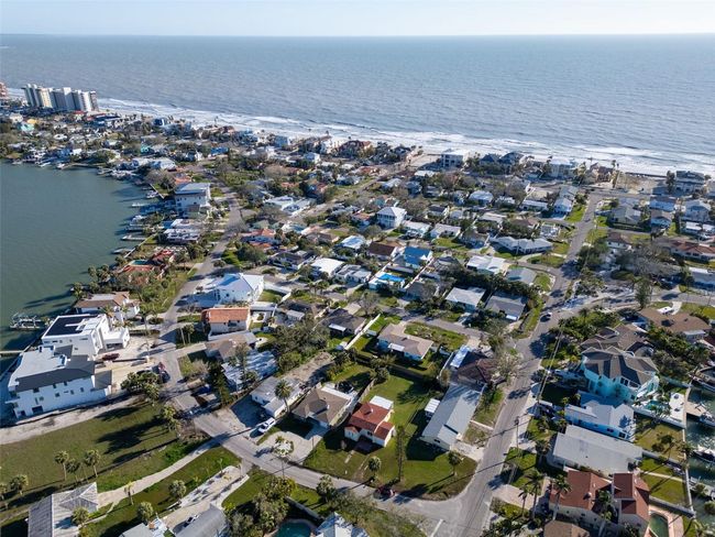 15822 Redington Dr, House other with 2 bedrooms, 2 bathrooms and null parking in REDINGTON BEACH FL | Image 9