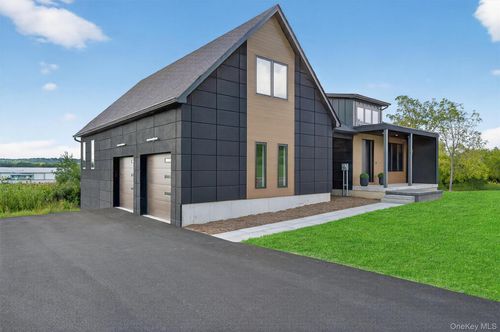 2 Warwick Isle Blvd, Pine Island, NY, 10969 | Card Image