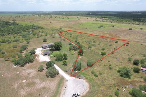 1500 Lois Ln, Skidmore, TX, 78389-3742 | Card Image