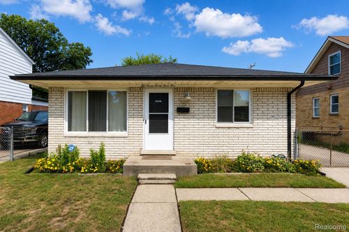 27735 Osmun St, Madison Heights, MI, 48071-3337 | Card Image