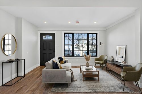 101-16 95th St, Ozone Park, NY, 11416-2505 | Card Image