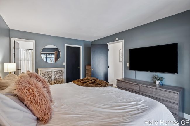 Primary Bedroom | Image 19