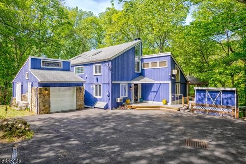 17 Summit Rd, Mendham Twp, NJ, 07945-2404 | Card Image