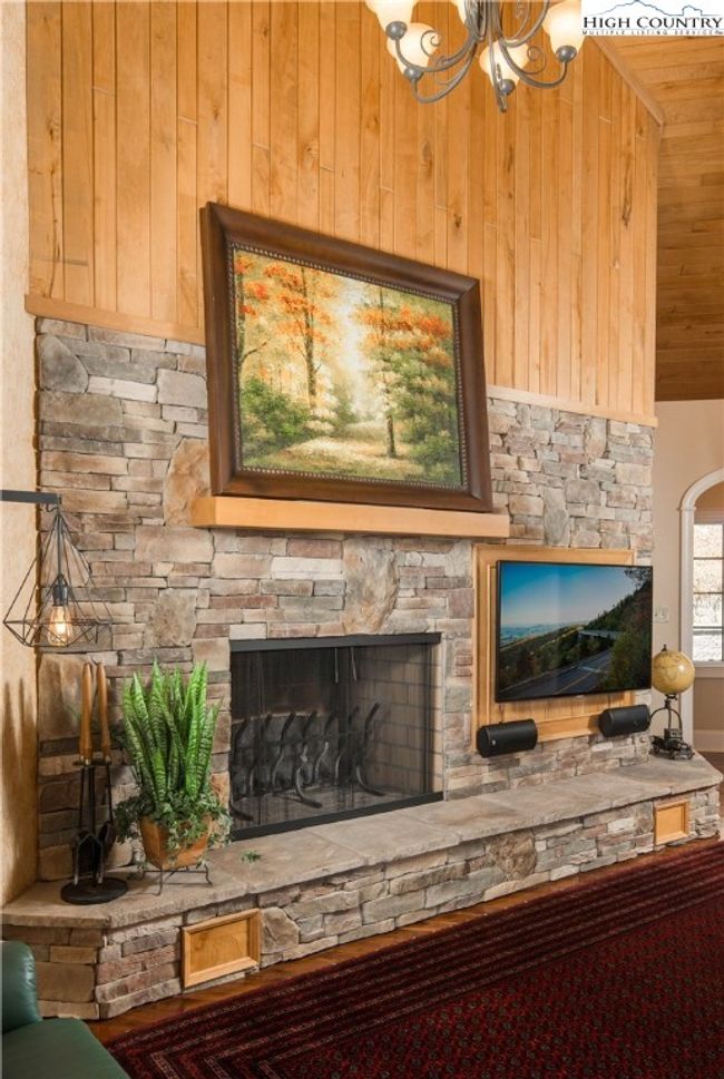 1902 Elk Creek Mountain Pkwy, House other with 4 bedrooms, 5 bathrooms and null parking in Todd NC | Image 7