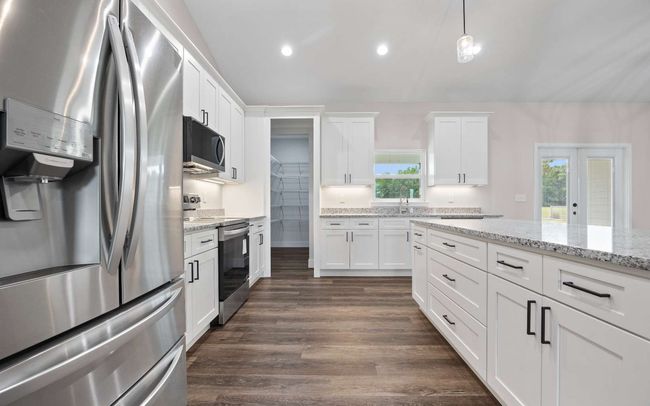 152 Sw Scott Pl, House other with 4 bedrooms, 2 bathrooms and 2 parking in LAKE CITY FL | Image 11
