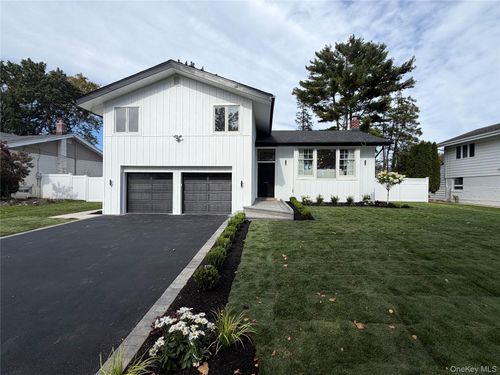 10 Flower Ln, Jericho, NY, 11753-2312 | Card Image
