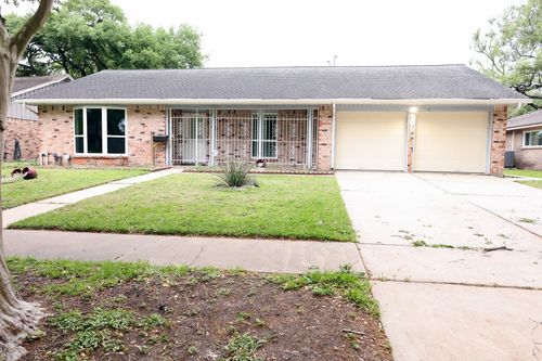 8335 Langdon Ln, Houston, TX, 77036-6837 | Card Image