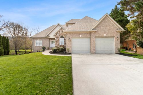 9676 Pecan Springs Cir, Chattanooga, TN, 37421-4721 | Card Image