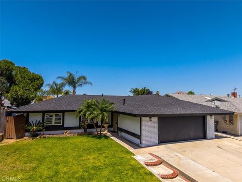 13631 Pecan Pl, Moreno Valley, CA, 92553-3855 | Card Image