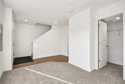 378 Summit Cir, Lombard, IL, 60148-3878 | Card Image