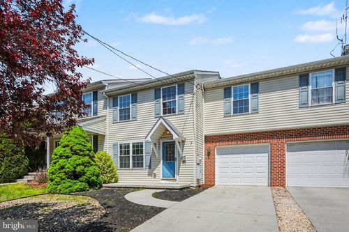 239 G St, Carlisle, PA, 17013-1394 | Card Image