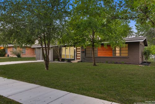 439 Sandalwood, San Antonio, TX, 78216-6844 | Card Image