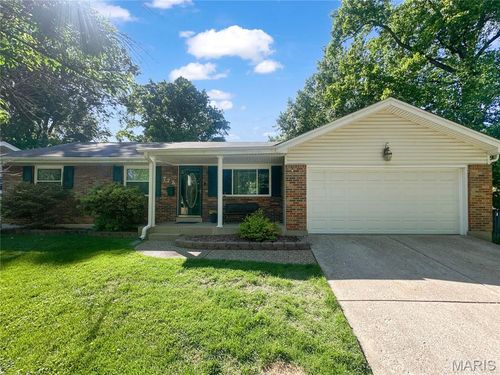 775 Gerald Ave, Florissant, MO, 63031-5412 | Card Image