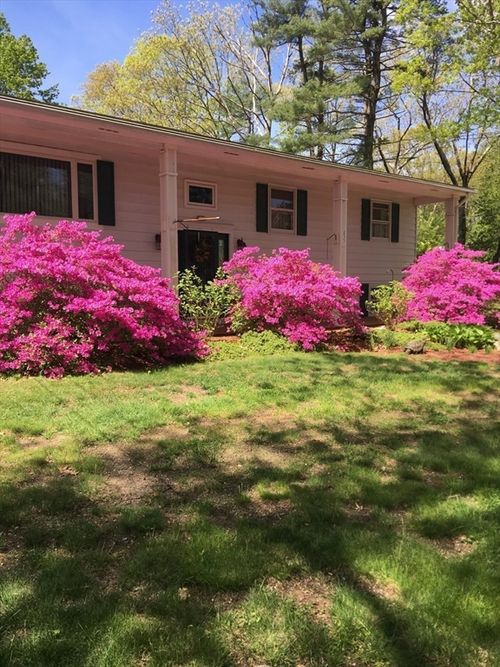 827 Pike Ave, Attleboro, MA, 02703-5323 | Card Image