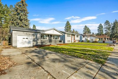 3718 W Wellesley Ave, Home with 3 bedrooms, 1 bathrooms and null parking in Spokane WA | Image 2