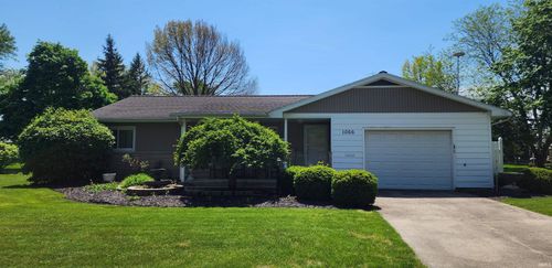 1066 W Water St, Berne, IN, 46711-1343 | Card Image