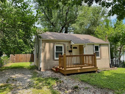 106 Ne Ash St, Lees Summit, MO, 64063-2003 | Card Image