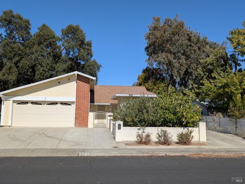 225 Woodhaven Drive, Vacaville, CA, 95687 | Card Image