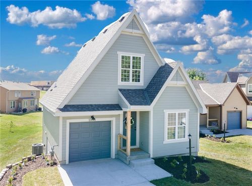 13741 Leigh Dr, Bonner Springs, KS, 66012-1742 | Card Image