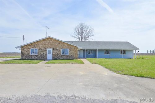 620 N Main St, Hoyleton, IL, 62803-2046 | Card Image