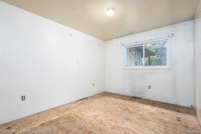 34-web-or-mls-10756 Oak St Interior (12 of 19).jpg | Image 8