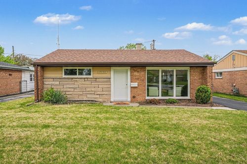 17332 Lorenz Ave, Lansing, IL, 60438-1223 | Card Image