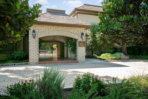 252 Palmetto Dr, Pasadena, CA, 91105-1830 | Card Image
