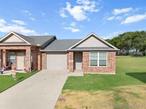 1612 Shenandoah Rdg, Ardmore, OK, 73401-1638 | Card Image