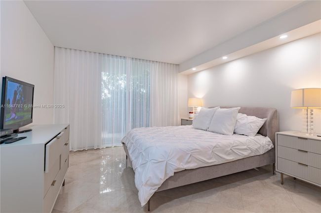 APT-508 - 17555 Atlantic Blvd, Condo with 3 bedrooms, 2 bathrooms and null parking in Sunny Isles Beach FL | Image 10