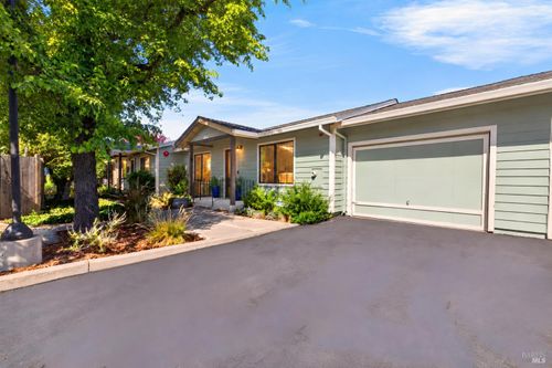 21 Natalie Cir, Petaluma, CA, 94952-3281 | Card Image