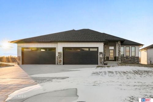 921 N 105th St, Lincoln, NE, 68527-2518 | Card Image