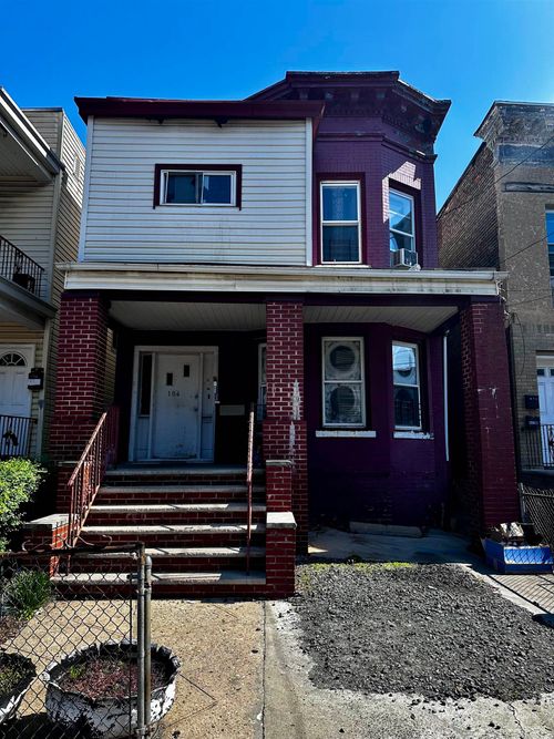 104 Wegman Pkwy, Jersey City, NJ, 07305-3315 | Card Image