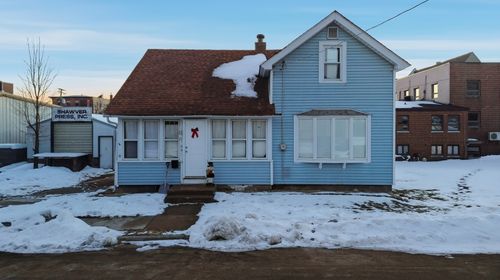 105 E Knox St, Morrison, IL, 61270-2620 | Card Image