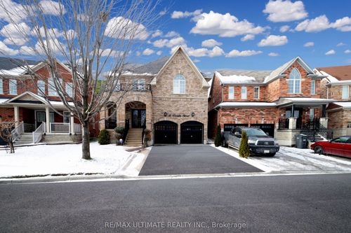 8 Levida St, Brampton, ON, L6P3A9 | Card Image