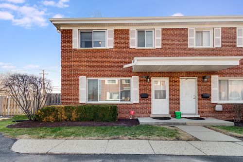 1240 N Boxwood Dr, Mount Prospect, IL, 60056-1208 | Card Image